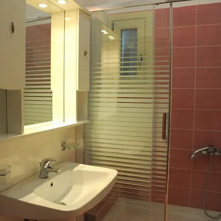 Spyrou & Apartamento Platanidia